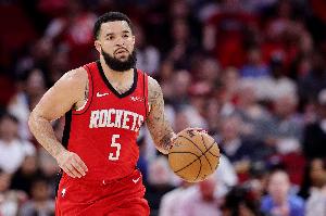 美記：上賽季火箭隊傳球數(shù)聯(lián)盟墊底 隊內(nèi)傳球最多的范喬丹又傷了