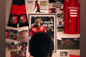 同隊(duì)青訓(xùn)！卡馬文加轉(zhuǎn)發(fā)雷恩海報(bào)祝賀登貝萊獲金球獎(jiǎng)