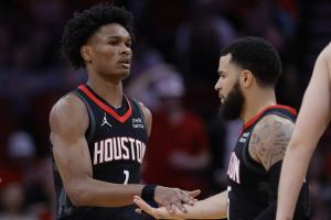 范弗里特重傷阿門首發(fā)控衛(wèi)？阿門生涯前兩個賽季僅有1%時間打控衛(wèi)