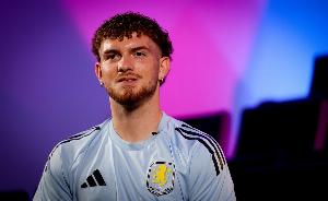 郵報：1-1戰(zhàn)平桑德蘭后埃梅里批評了維拉全隊，除了埃利奧特