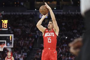 范弗里特受傷很不幸&對此有何看法？謝潑德：是啊 下一個(gè)問題