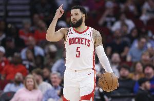 火箭：范弗里特今日成功接受了右膝前交叉韌帶撕裂修復(fù)手術(shù)