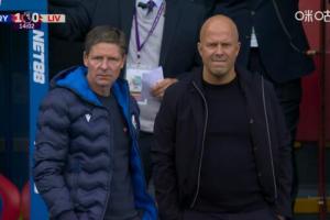 利物浦vs水晶宮看臺球迷出現(xiàn)醫(yī)療狀況，比賽中斷5分鐘后恢復