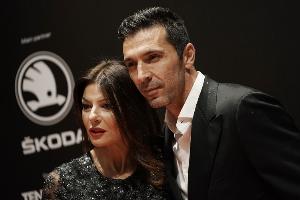 魔笛pk德布勞內(nèi)！布馮：米蘭和那不勒斯勢均力敵，兩隊都很穩(wěn)健