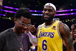 會(huì)和布萊斯父子同臺(tái)？詹姆斯：我不會(huì)等他 我們有各自的時(shí)間表