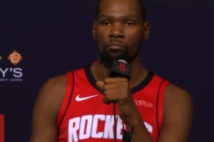 杜蘭特：外界認(rèn)為我每換一次隊(duì)都很艱難 但我積累了很多人際關(guān)系