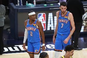 SGA：霍姆格倫甚至遠(yuǎn)遠(yuǎn)沒到他想要的水平 他天生就是打籃球的料