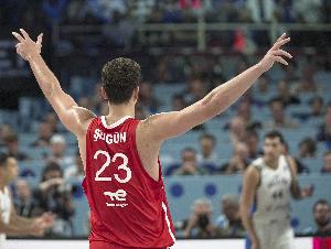 申京：歐錦賽助我重拾投籃信心上季的一些簡單投籃&我不會再丟了