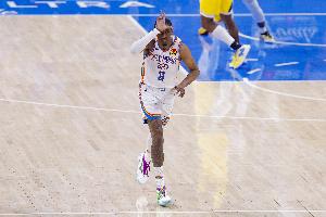 亞歷山大談杰倫威帶傷作戰(zhàn)：他就是個(gè)勇士 天生競爭者內(nèi)心不服輸