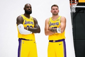 詹姆斯：東契奇的天賦在我的預(yù)料之內(nèi) 交易后我們經(jīng)歷了調(diào)整期