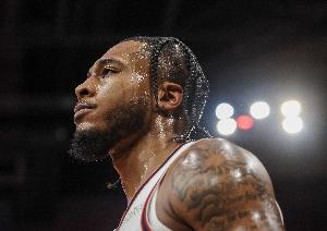 TA記者：惠特摩爾在中餐館吃飯時得知被交易一事 他沒想會回家鄉(xiāng)