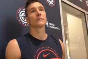 博格丹：哈登是最具競爭意識的球員之一 我正向他學(xué)習(xí)腳步動作