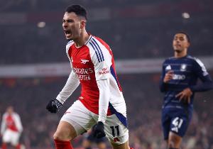 馬丁內(nèi)利連續(xù)兩場歐冠取得進球，為生涯首次做到