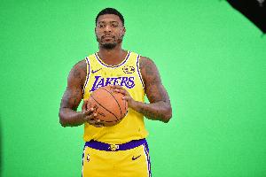 斯瑪特：經(jīng)紀(jì)人告訴我東契奇想要我加盟時(shí) 我以為是開(kāi)玩笑