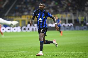 官方：小圖拉姆左腿筋拉傷，他的情況將在下周重新評(píng)估