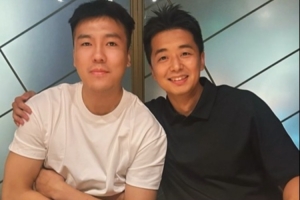 簽下黃榮奇！同曦總經(jīng)理：歡迎成都的王 相互鼓勵(lì)、督促、進(jìn)步