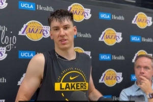 拉拉維亞：仍在適應(yīng)和東契奇打球的節(jié)奏 他讓我的比賽變輕松很多