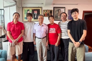 鄭薇、楊力維、楊舒予一同探望鐘南山院士和李少芬女士