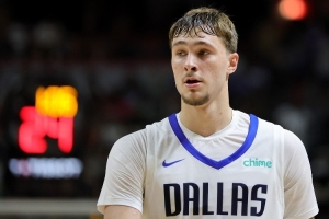 濃眉：弗拉格作為狀元不用像我和歐文那樣有壓力 我們會(huì)幫他的