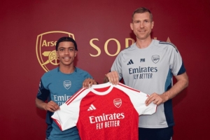 轉(zhuǎn)會費超160萬鎊！官方：阿森納簽下16歲愛爾蘭中場奧日安武納