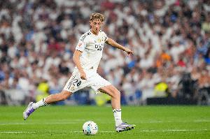 20歲穩(wěn)坐皇馬主力！赫伊森身價再漲1000萬，現(xiàn)7000萬排中衛(wèi)榜第6