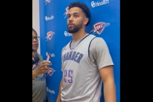 阿杰伊-米切爾談?dòng)?xùn)練營(yíng)氛圍：這里的一切都充滿競(jìng)爭(zhēng)性