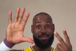 NBA版手勢(shì)舞！詹庫(kù)杜領(lǐng)銜眾將用手勢(shì)比出自己是第幾個(gè)賽季