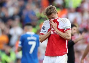 不走運，厄德高是英超歷史首位連續(xù)三場上半場被換下的球員