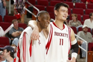 拓記：火箭是NBA第三受歡迎的球隊僅次于湖人勇士 這就是姚明效應(yīng)