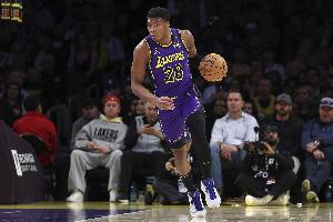 手太涼了！八村塁12中3低效拿到11分3板2斷