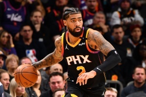 一頓亂扣！理查茲半場(chǎng)5中3得7分1板1助1斷 正負(fù)值+16最高