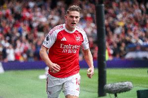 霍德?tīng)枺喊⑸{有奪冠的一切條件，但中鋒可能還是差點(diǎn)意思