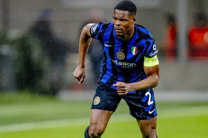 鄧弗里斯在被換下后表達(dá)不滿，齊沃：這很對，我就要憤怒的球員