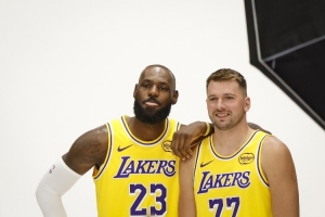 湖人新賽季面臨幾大問題：如何搭配首發(fā)？艾頓能否發(fā)揮應(yīng)有水平？