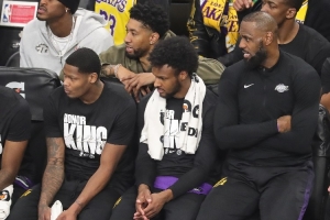 夸梅：媒體總說布朗尼只是2輪秀 反正湖人會(huì)找替罪羊像斯瑪特艾頓