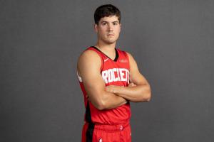 隊(duì)記：我認(rèn)為謝潑德會(huì)是火箭第五個(gè)首發(fā)球員 然后等DFS復(fù)出后再看