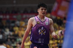 敢打敢拼！陳國豪面對馬刺6中3砍下13分 3前場板&罰球7中6