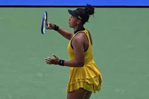 逆轉(zhuǎn)過(guò)關(guān)！大坂直美2-1費(fèi)爾南德斯，晉級(jí)武漢網(wǎng)球公開賽第二輪