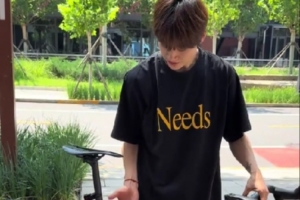 放松！楊力維中秋夜騎：中秋節(jié)快樂 假期也不能偷懶