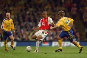 無形之墻！吉爾伯托-席爾瓦49歲生日，阿森納官方送上祝福