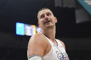 失誤略多！約基奇半場4中4&罰球8中6拿到14分4板4助 有5次失誤