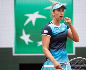 武網(wǎng)今日賽果：亞歷山德洛娃晉級(jí)，梅爾滕斯因傷退賽