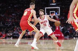 申京：我感覺自己更壯了持球時速度更快了 無球還在繼續(xù)適應提升