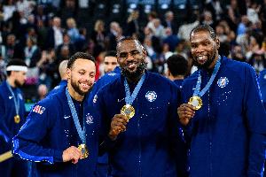 美媒發(fā)問：退役前誰能先奪冠？詹姆斯or杜蘭特or庫里？