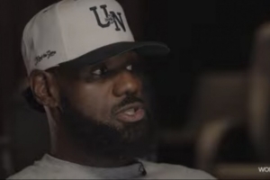 詹姆斯：我在高中不打控衛(wèi)的 來(lái)到NBA看到有人不傳球感到很困惑