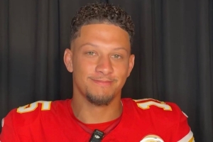 馬霍姆斯選擇球員：庫里強(qiáng)于KD 科比強(qiáng)于庫里 詹姆斯強(qiáng)于科比