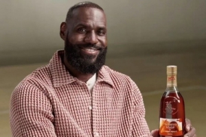 從埃爾維到科比再到詹姆斯 體育巨星的退役為何總是懸念重重？