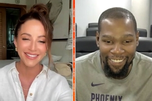 美女主持曬KD數(shù)據(jù)！美網(wǎng)友炸鍋：小帥別重色輕球！Shams要割腕了