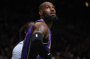 楊毅：猜老詹拍廣告的都是詹黑 最活該的是他的死忠 真怕他退役了