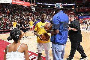 楊毅：詹姆斯是歷史最強(qiáng)開發(fā)商&到處起高樓 布朗尼明顯打不了NBA